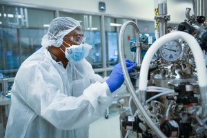 Work in biopharma with a Graduate Certificate in Biomanufacturing.